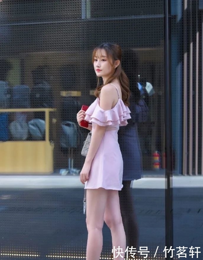 很淑女的漂亮性感小姐姐