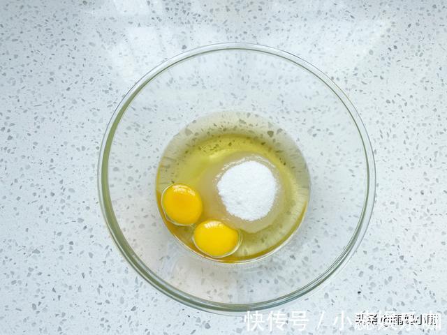 玉米油|不用猪油也酥脆,香酥美味黑芝麻桃酥,轻轻一碰酥得掉渣