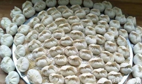 冬天包饺子用它来做馅，几毛钱一斤，馅更香还能增强抵抗力！