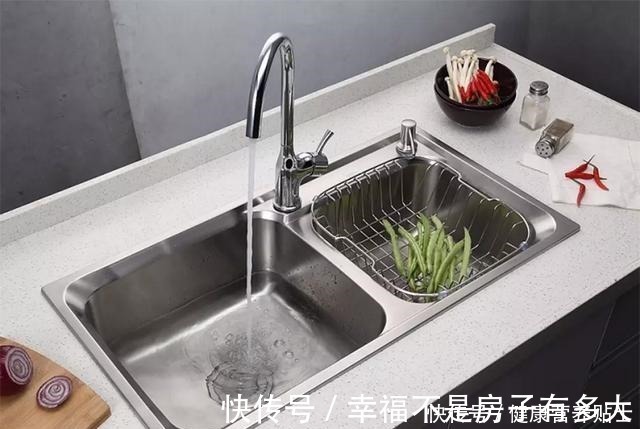 看上去很美|每次洗碗弄的到处都是水!听完内行人的建议,才知是厨房水槽的过!