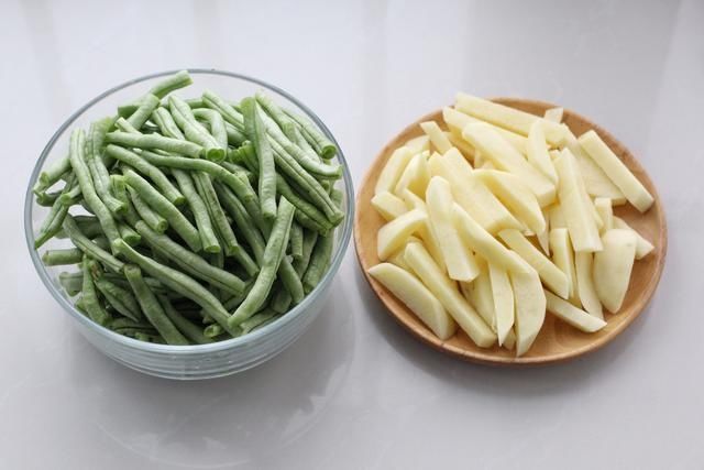 调味汁|这道素菜给肉都不换,咸鲜入味就是费米饭,端上桌大家齐夸好吃