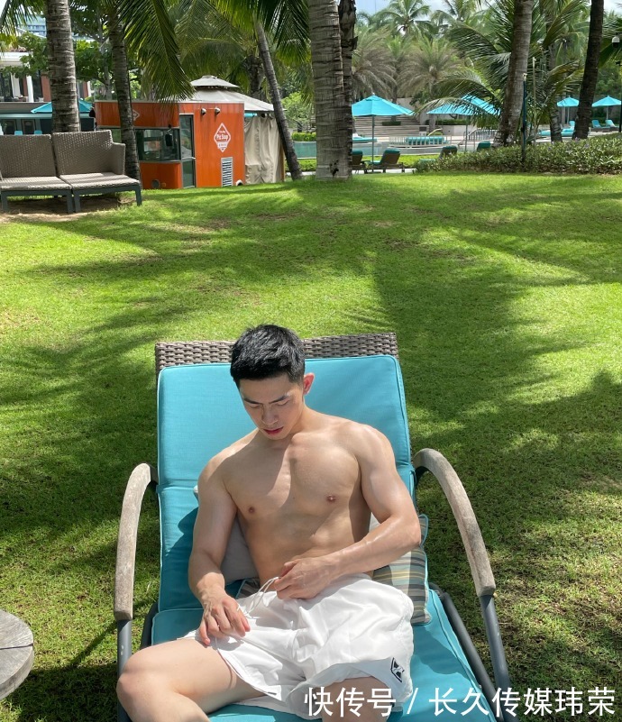 健身|满身肌肉的杭州大男孩，精致帅气，健身锻造出漂亮胸肌人鱼线！