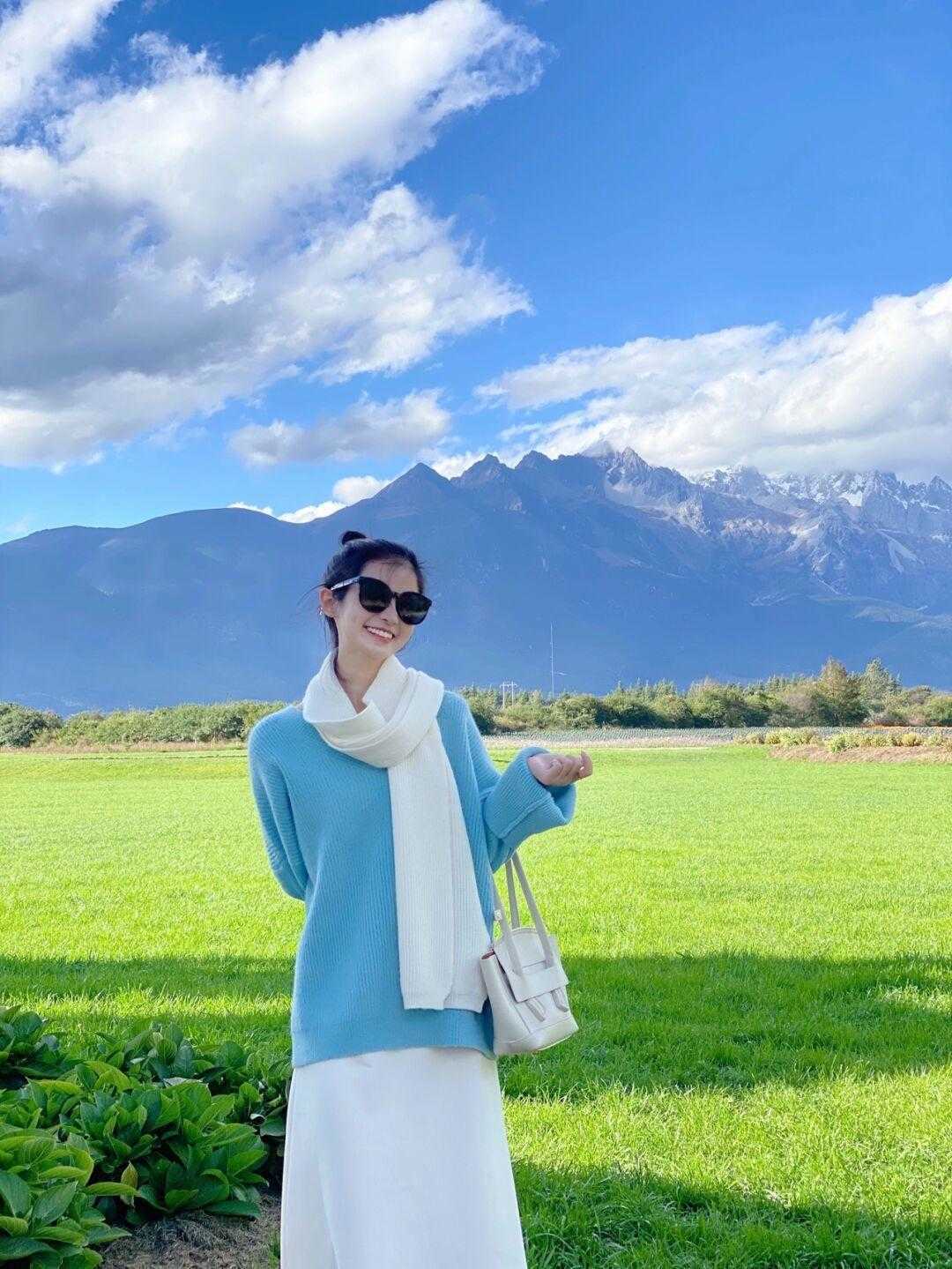 针织 温柔浪漫的小清新穿搭示范,这几套简约又日常,照着穿准没错