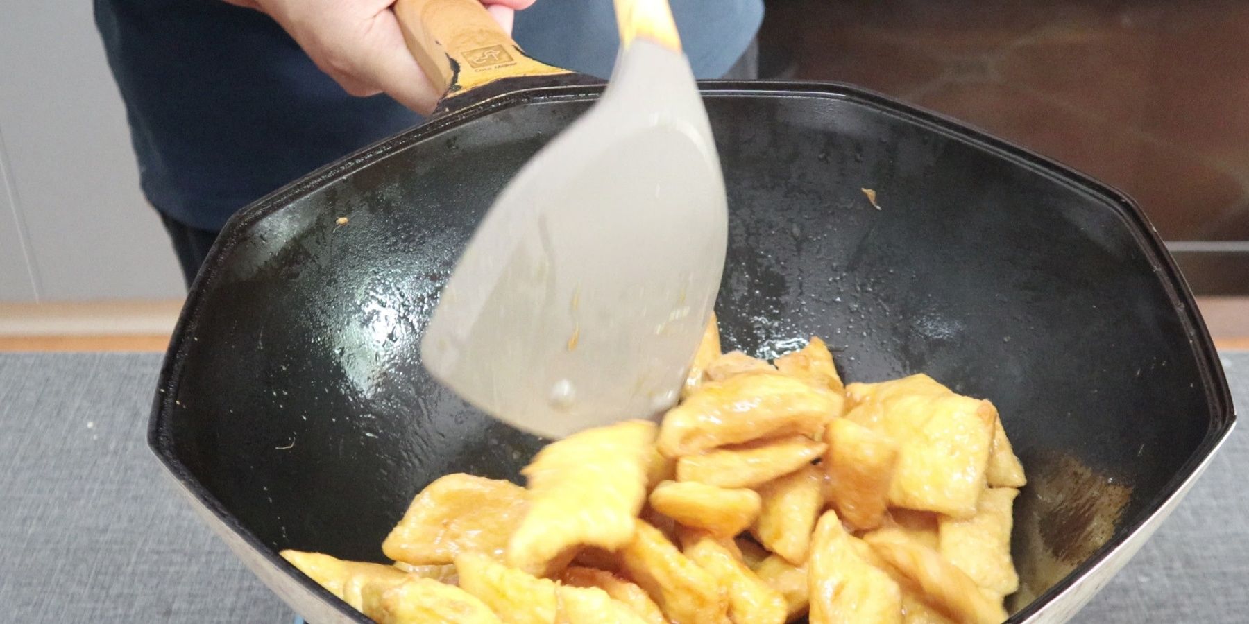 优质蛋白|鸡蛋这做法火了，往锅里一倒，个个鼓大包，真是个神奇的做法