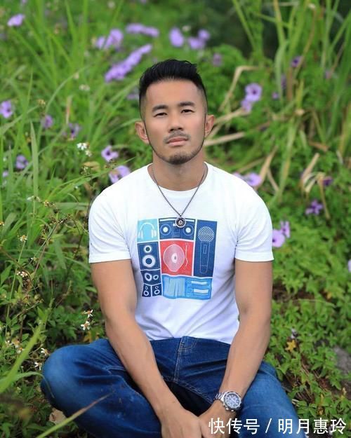 麒麟臂|胡子型男掀起熟男风,健身+运动塑造精壮的胸肌和质感的腹肌