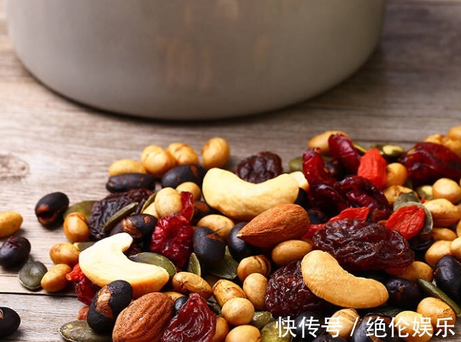 蔓越莓|葡萄干和此物一起吃,气血好了,脸色红润,给身体来个大扫除!