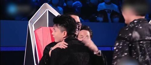 低头见|谭轩辕被淘汰是因为得罪了节目组?其实他的告别长文说得很清楚了