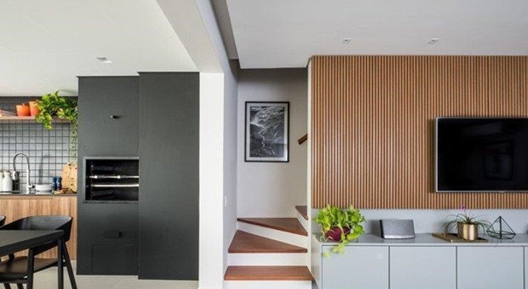 空间|135平房住了5年仍像样板房,秘密在电视墙,藏20平储藏室收纳!