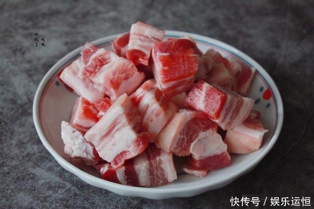 年夜饭的压轴菜来了,寓意招财进宝,肥而不腻,绝对撑得住场面