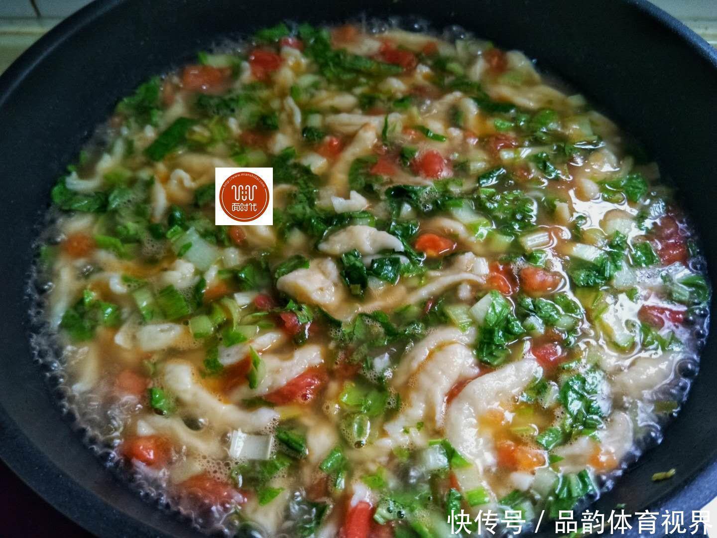 懒人饭|农村的懒人饭，不用揉面就能吃，一锅面根本不够吃，味道棒棒的！