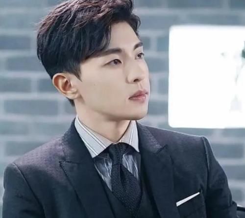 海棠经雨胭脂透|《极挑7》收官后，邓伦终于迎来新剧，看到女主后：不追要后悔