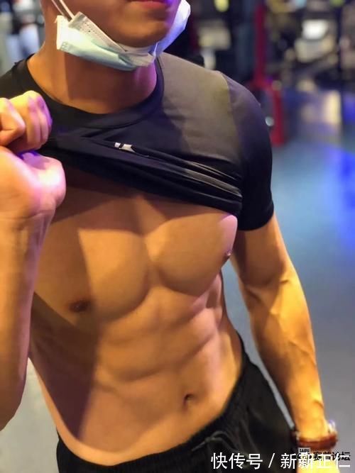 俯卧撑|听说胸肌好练，胸型难修，练成啥样一切随缘