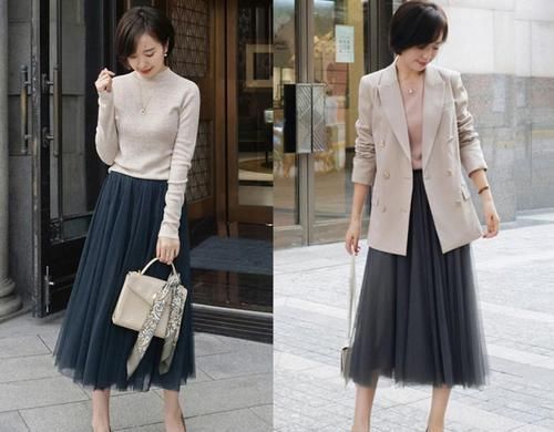 今年火了一种穿搭叫：毛衣+裤子，时髦好看，适合40岁女人穿