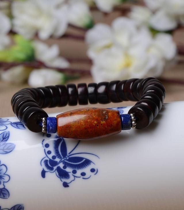 文玩太娇气,玩着玩着就毁了?开玩笑,这6种文玩,根本玩不毁!