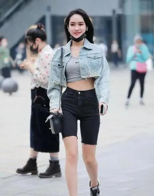运动鞋 短裤失宠,今秋火了一款“五分裤”,点燃了年轻女孩的热情