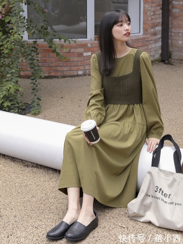 女生|早秋穿搭不发愁,用这4件衣服做外搭,减龄又时髦瞬间做气质女生