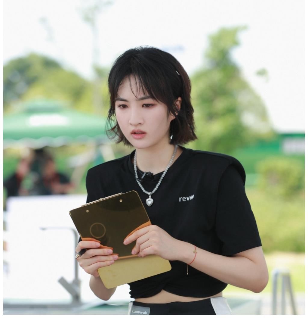 一季|中餐廳里姚安娜不認(rèn)識蔥和韭菜，周也的表情直接失控了，真是笑死了