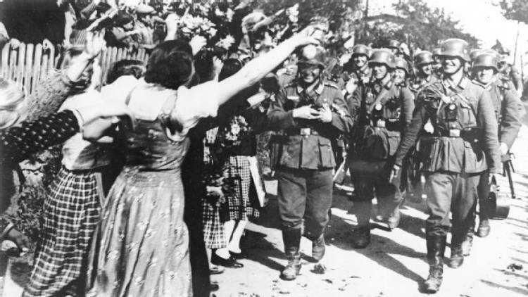 德军|60000多德军, 大摇大摆走过大街引起市民恐慌, 苏军却没人敢开枪