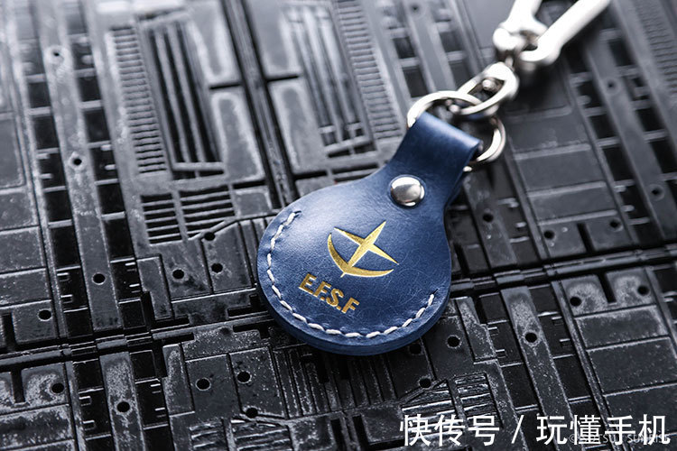 皮革 高达联名皮革产品:三大经典招牌机甲均亮相