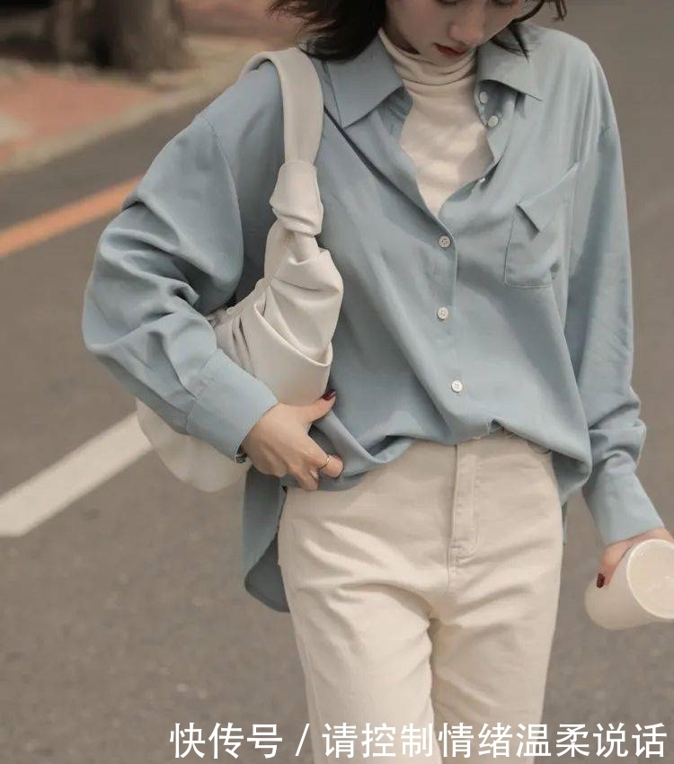 2021年第一套绝美气质穿搭:丝绒裙+毛衣!!!