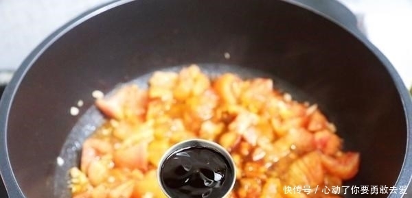 春末遇到此菜别手软,堪称植物“美白丸”,常吃晒黑的皮肤也白了