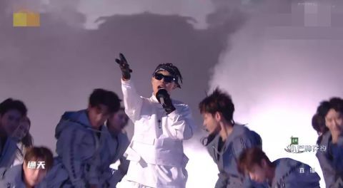 晚會|芒果臺購物晚會一團糟，哥哥姐姐油膩大比拼，亂跳亂唱好尷尬