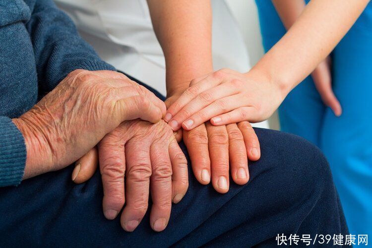 痴呆|老年痴呆的原因揪出来了?6种情况是痴呆前兆,1个方法自测风险