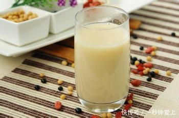 豆奶|早上是养肝的黄金时间,多吃4种食物,肝脏会更健康