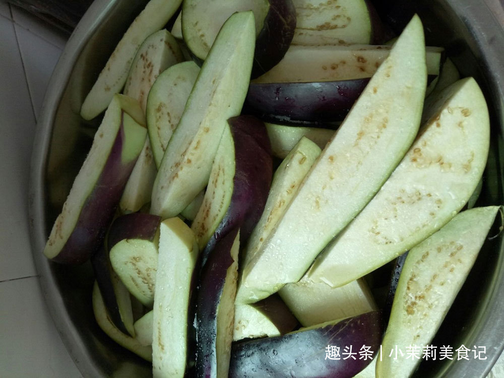茄子干|晒茄子干,最忌直接晒和焯水,教您1招,不发黑更好吃,一年不坏