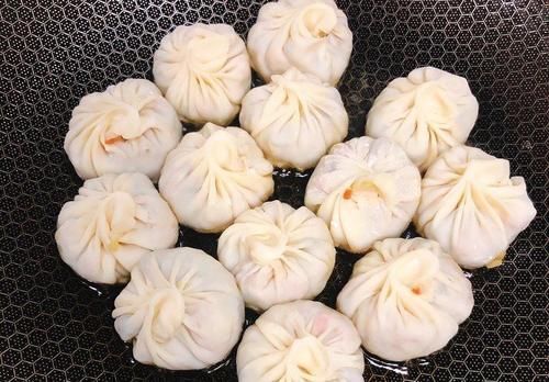 皮薄馅大|教你做生煎包皮酥脆的诀窍,简单易学,皮薄馅大,比发面包的好吃