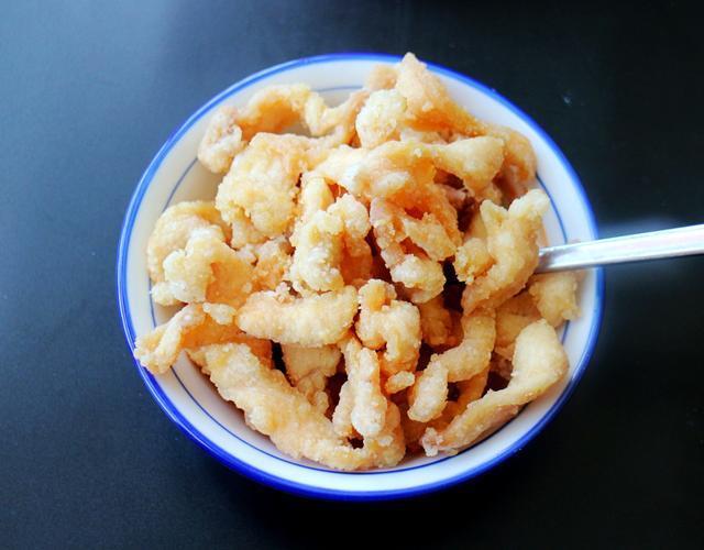 不用腌制,10分钟就做好的糖醋肉,冷了都好吃~