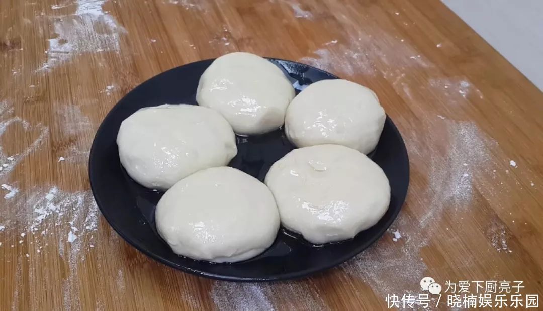 烙饼|面粉最好吃的做法,不发面不烙饼,比油条都好吃,好吃到直流口水