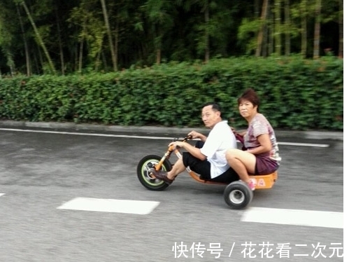 |搞笑段子搞笑图片:不说了,搓衣板又拿来了,注意带纸巾