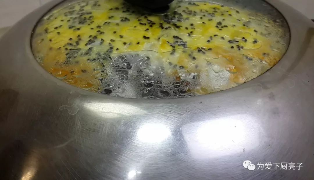 红豆又出新吃法，不烙饼不蒸馍，我家一周吃3次，比蛋糕好吃十倍