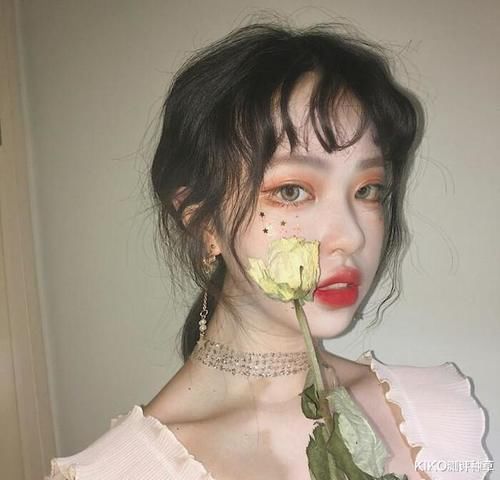 你是“带妆脸”还是“素颜脸”，看这3点就够了，我全中，你呢？