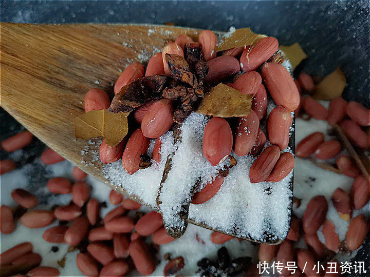 还在吃炸花生米太油腻,不健康,新做法更香更脆,10天不回潮