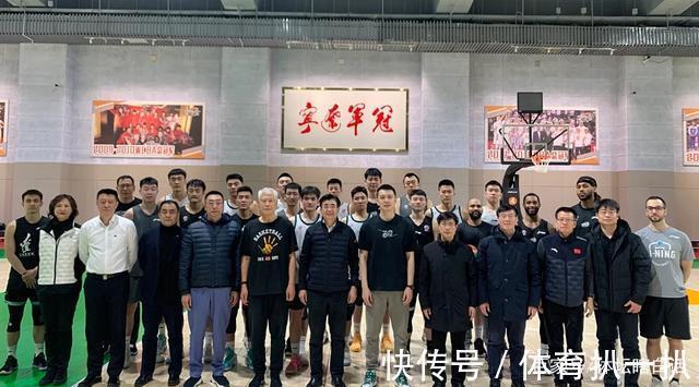 杨鸣|辽宁男篮官宣!新外教正式加盟球队,特训双子星,成为杨鸣好帮手