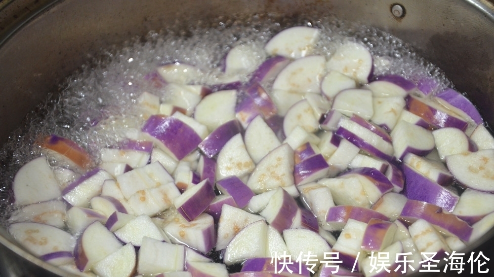 腌茄子|“腌茄子”最近火了,大厨教你这样做,简单快速,开胃又下饭