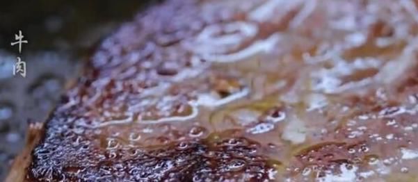 李子柒自制煎牛排,这次直接糊掉了网友真当我们没看见