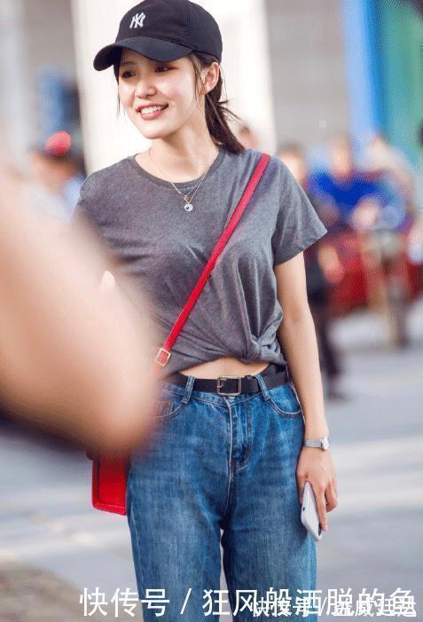 灰色 灰色上衣搭配牛仔裤,温柔似水,甜美又好看