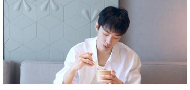 工作室|肖戰(zhàn)工作室新物料，最治愈肖戰(zhàn)的東西，因為敬業(yè)也許久沒碰了