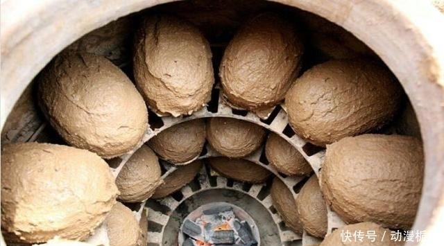 韩国|韩国人第一次吃叫花鸡,上来了一盘土,韩国人:难道叫我吃土吗?