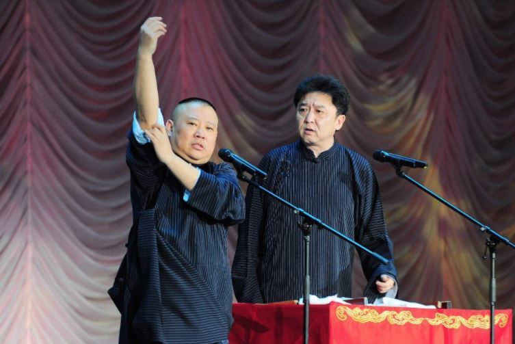 郭德纲|《脱口秀大会4》总决赛,杨笠学聪明了,不讲男人改讲自己弟弟