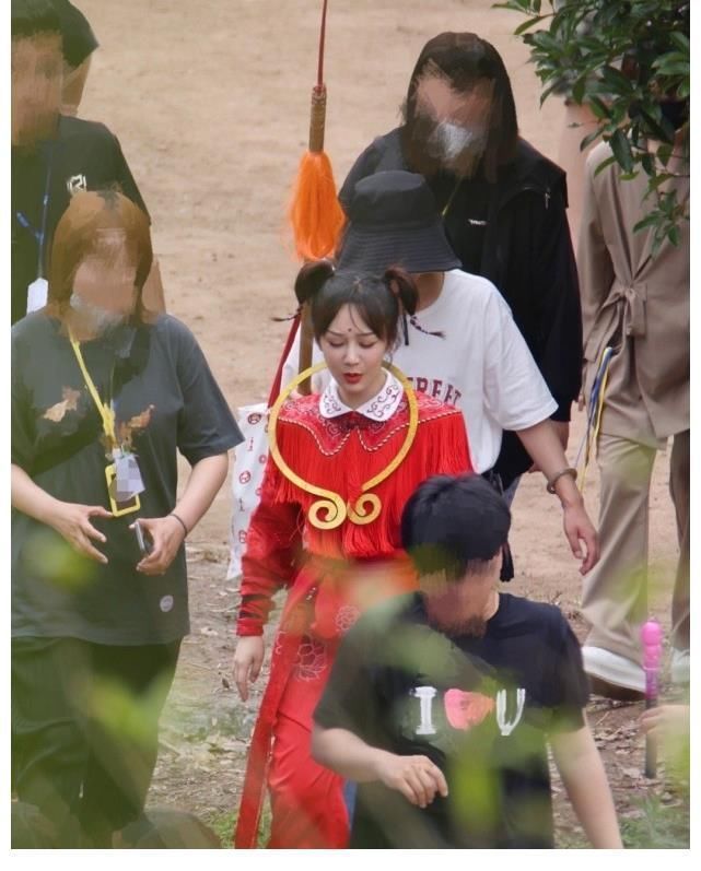 cos|杨紫cos红孩儿,造型好雷好可爱,高颜值90花有点任性