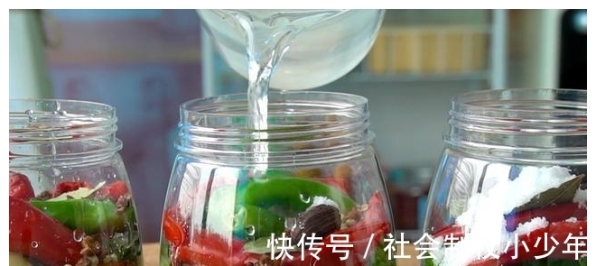 胡椒|苦瓜别再炒鸡蛋了,教你秘制新做法,一次做5斤,放一年都不会坏