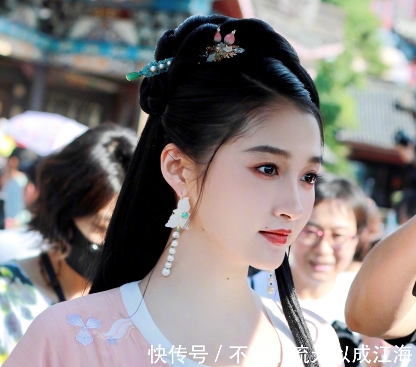 关晓彤|《最后的赢家》要火！六位顶流明星加盟，看到唯一女常驻追定了