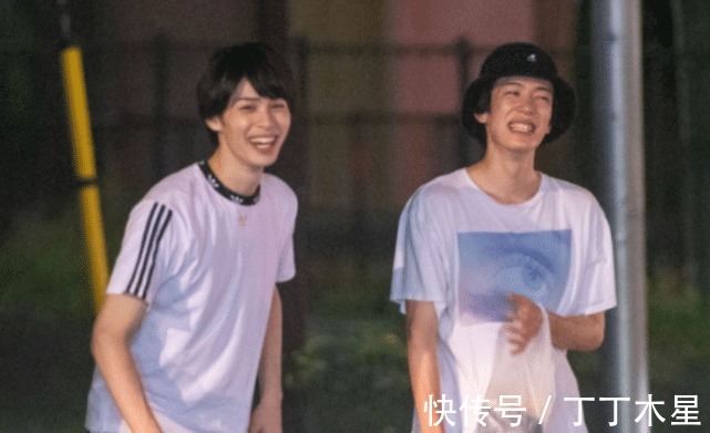 飞羽|假面骑士圣刃主骑演员太社会引争议,恋情被公开,还和三骑抽烟