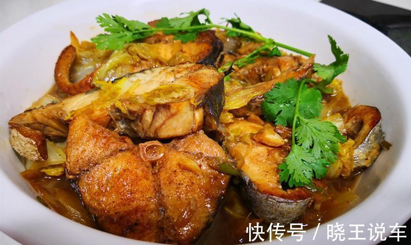 天冷了,多给家人做此鱼吃,刺少肉嫩营养高,和白菜一起炖最香!