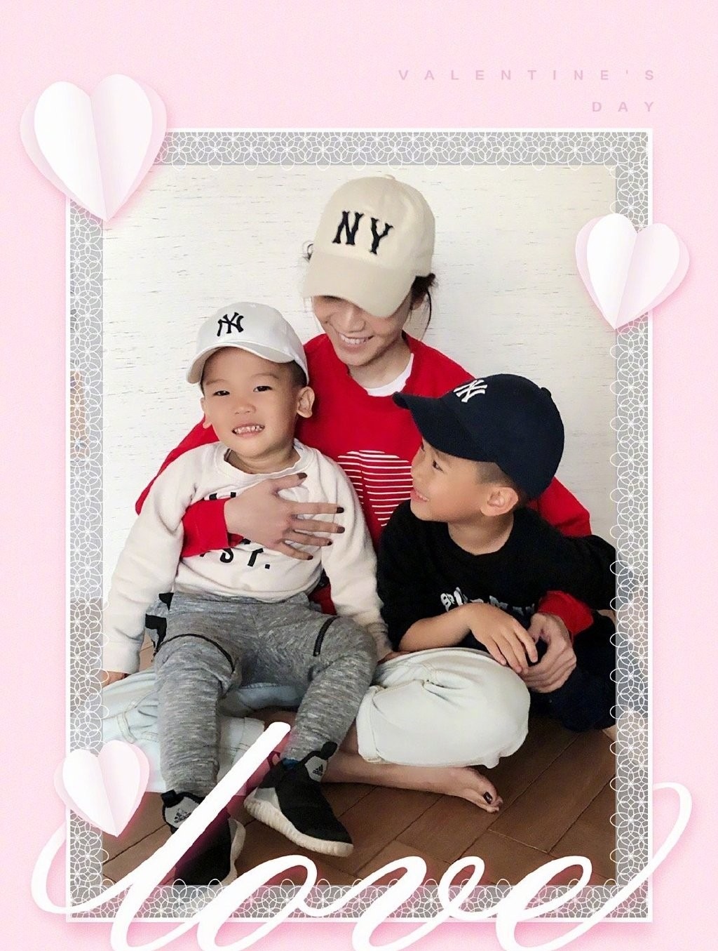 曝光|侯佩岑晒“情侣装”全家福!一家四口私下日常曝光