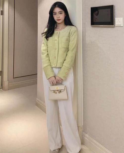 过年该怎么穿?教你用这3件外套搭出“新花样”,照着穿美极了